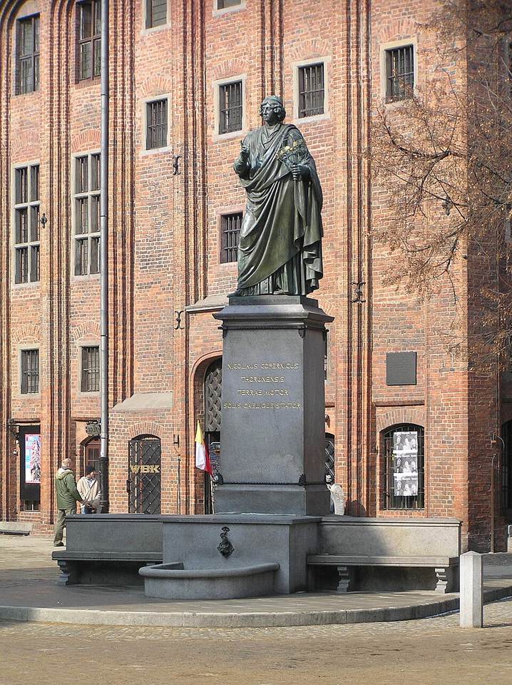 Nicolaus Copernicus Monument — Toruń